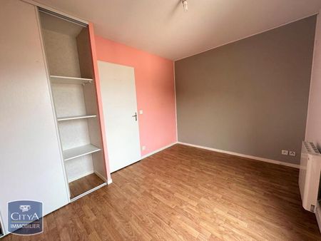 Location Appartement 4 pièces 74m² ELBEUF 76500 - Photo 3