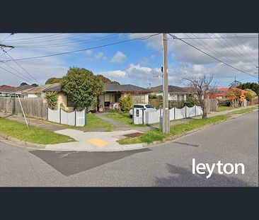 Comfortable Living in a Convenient Location! - Photo 1