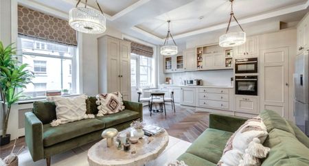 Bedford Avenue, Bloomsbury, WC1B - Photo 2