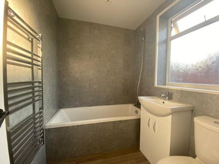 2 bedroom semi-detached house to rent - Photo 5