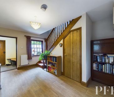 3 bedroom detached house to rent - Photo 2
