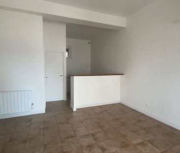 Location Appartement 1 pièce 30m² MARIGNANE 13700 - Photo 1
