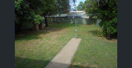 3 BEDROOM HOUSE SOUTH TAMWORTH - Photo 4