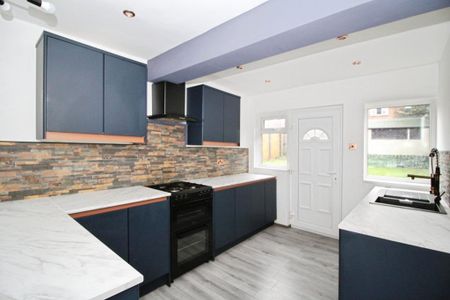 3 bedroom terraced house to rent - Photo 4