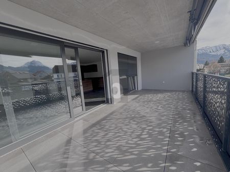 NEW, SPACIOUS AND LUMINOUS, HIGH-END FINISHES - Photo 5