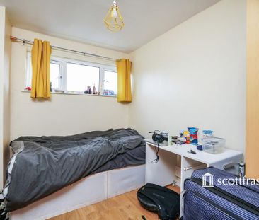 5 bedroom semi-detached house to rent - Photo 4