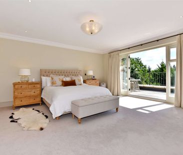 A stunning family home in a sought after location - Photo 6