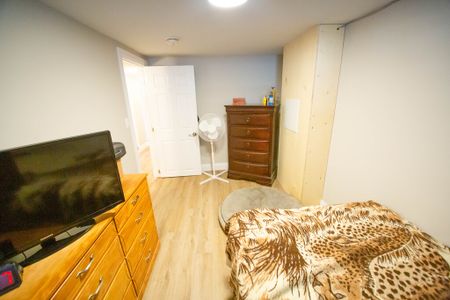 *PRIVATE LOWER UNIT WITH 3 BEDROOMS IN BRANTFORD!!* - Photo 4