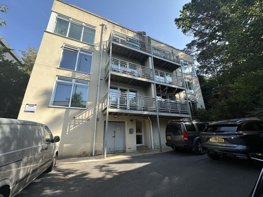 Branksome Wood Road, Bournemouth, - Photo 1