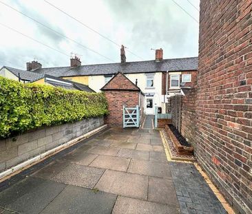 Tunstall Road, Biddulph, Staffordshire Moorlands, ST8 - Photo 2