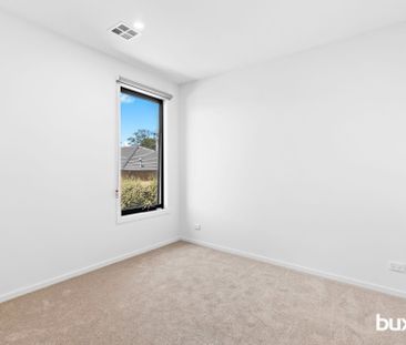 2/3 Farleigh Avenue, Burwood, VIC, 3125 - Photo 3