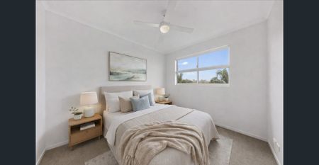 Spacious 2 Bedrooms Apartment in Great Location with 2 car parking spots! - Photo 3