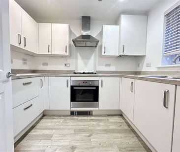 Taylor Close, Harlow, CM20 - Photo 4