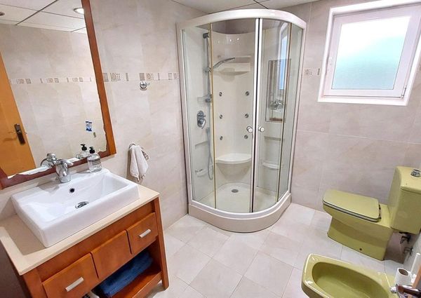 Villa con la piscina privada en Cabo Roig.