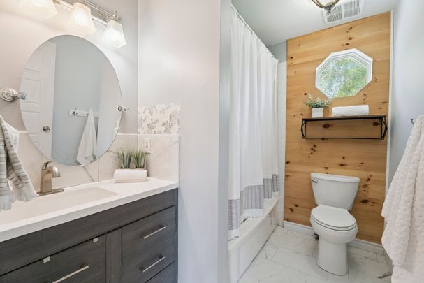 For Lease - 40 Greenwood Crescent, Kawartha Lakes, Ontario - Photo 1