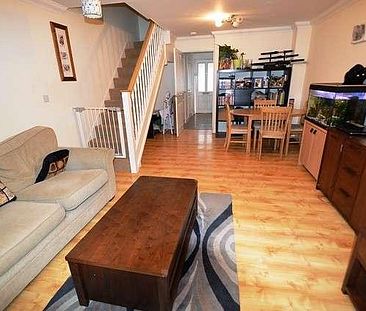 Bedroom Terraced House In Godalming, GU7 - Photo 5