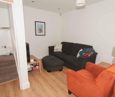 8 Adelaide Avenue * ROOM Only*, Belfast, BT9 7FY - Photo 1
