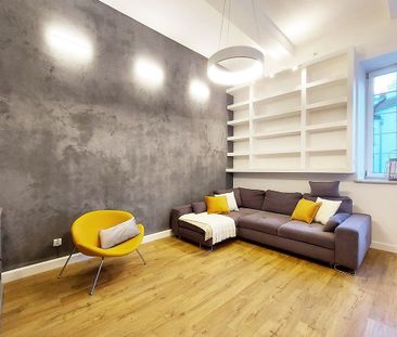 Klimatyczne, wysokie 3 pokoje z antresolą - Photo 1