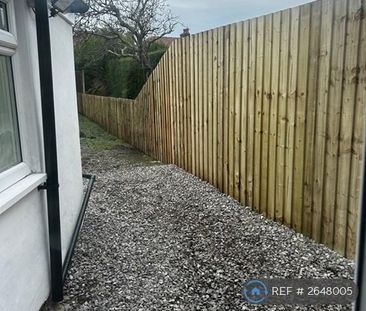 2 bedroom end of terrace house to rent - Photo 4