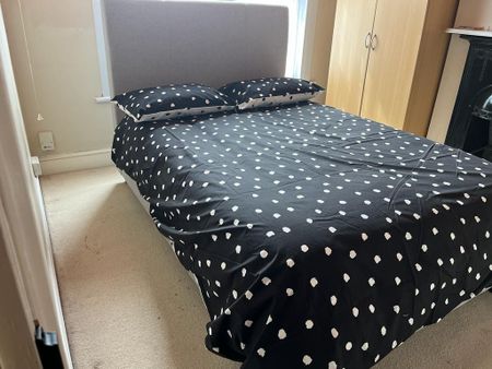 2 bedroom house share to rent - Photo 2