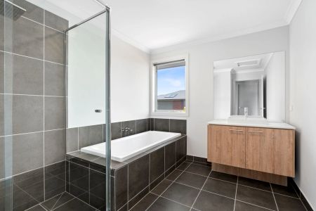 Stylish Two Storey Home - Photo 4