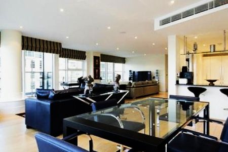 Commodore House, Juniper Drive, Battersea, London, SW18 - Photo 2