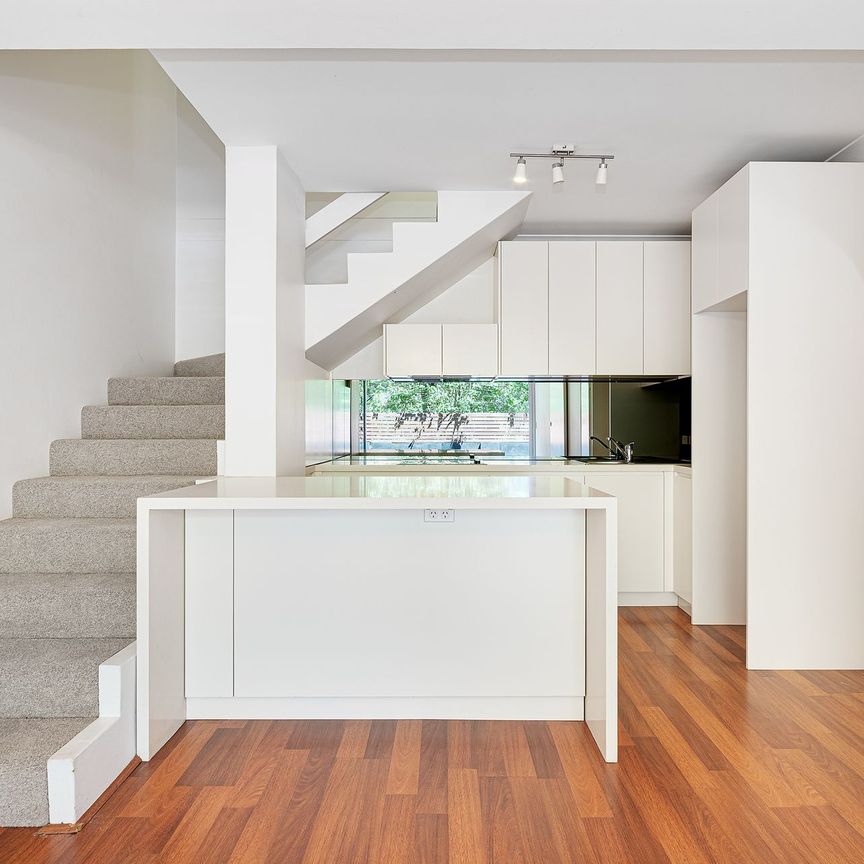 3 Bedroom Townhouse in the Heart of Neutral Bay - Photo 1