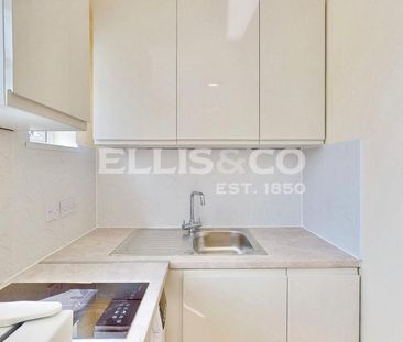 Studio to rent - Photo 3