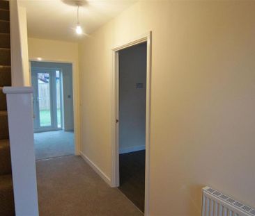 3 bedroom terraced house to rent - Photo 2