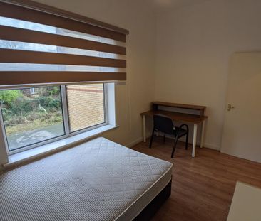 2 bedroom flat to rent - Photo 6