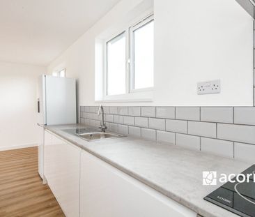 Flat to rent - Worsley Bridge Road, London, SE26 - Photo 6