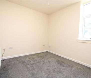 Albert Road, Queensbury, Bradford, BD13 - Photo 5