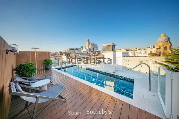 Alquiler de piso en Calle de la Virgen de los Peligros - Foto 1