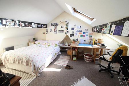 5 bedroom private hall to rent - Photo 2