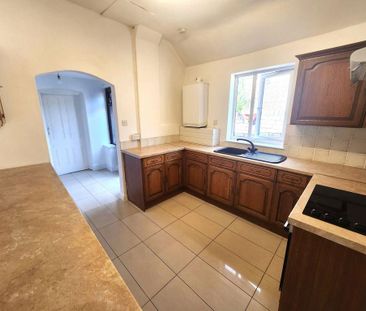 2 bedroom terraced house to rent - Photo 3