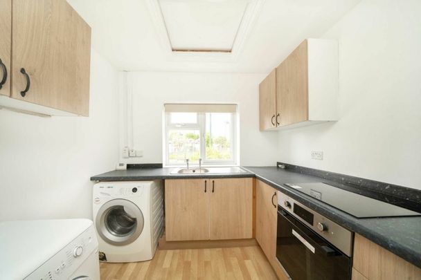 Gunnersbury Drive, W5, London - Photo 1