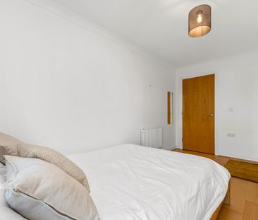 2 Bed Flat, Concorde Way, SE16 - Photo 2