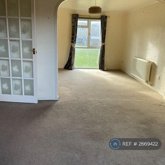 3 bedroom end of terrace house to rent - Photo 1