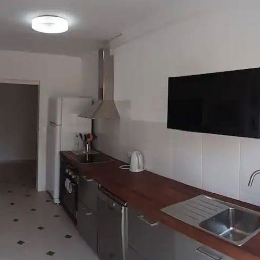 2 Bedroom Apartment For Rent in Marbella, Málaga - Photo 1
