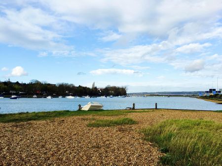 Island View Terrace, Portsmouth - Photo 2