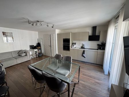 Apartment - Photo 2