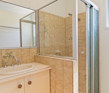 Beautifully Refreshed 2-Bedroom Duplex in Prime Harristown Location - Photo 2