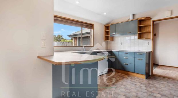 RENT ME! Key Location! - Photo 1