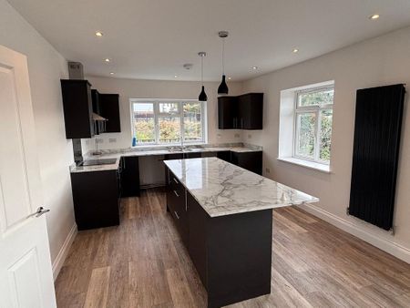 3 bedroom flat to rent - Photo 4