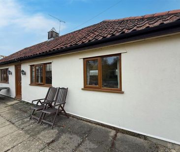 2 bedroom bungalow to rent - Photo 2