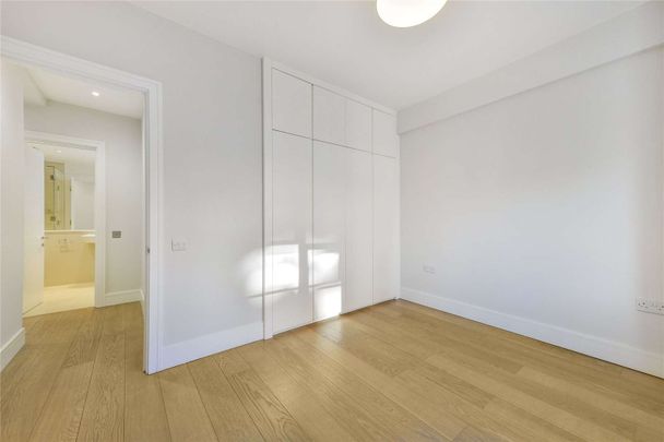 Well presented two bedroom apartment located close to Sloane Square - Photo 1