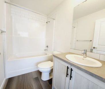 5243 Edgemont Blvd NW - MAIN — MAIN FLOOR - Photo 6