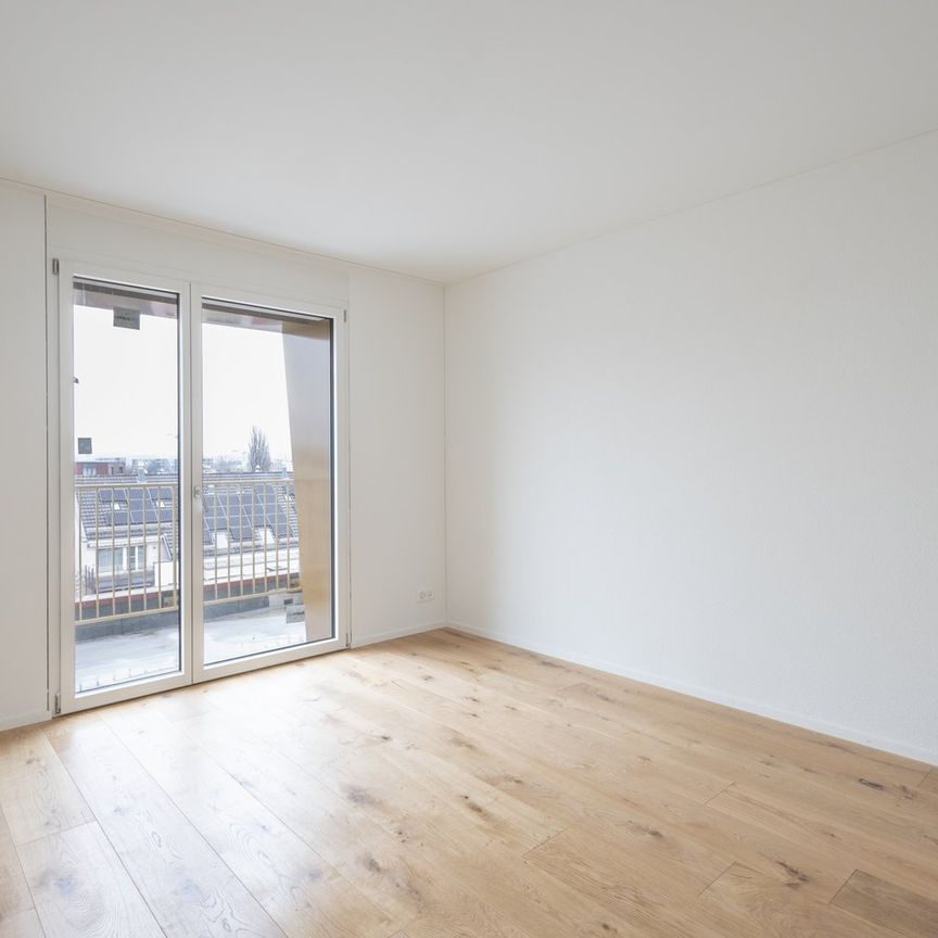 Modernes Wohnen im Dachgeschoss – Hochwertige 3.5-Zimmer-Neubauwohnung in Zürich-Seebach - Photo 1