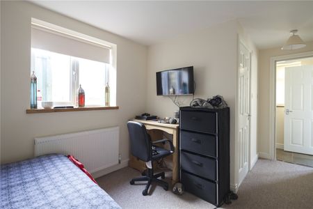 10 Highfields, Huddersfield, HD1 - Photo 3