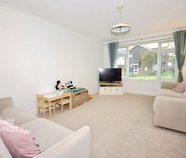 3 bedroom detached house to rent - Photo 2